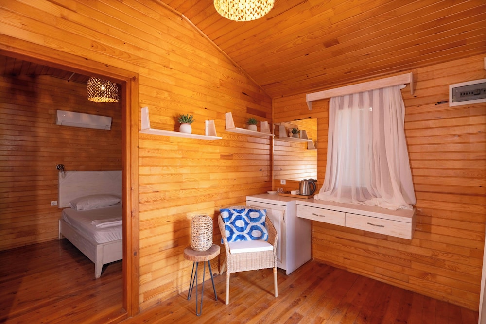 Comfort Bungalow, 2 Bedrooms, Courtyard View photo 2