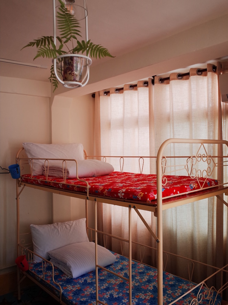 Economy Quadruple Room, 1 Bedroom, Shared Bathroom photo 2