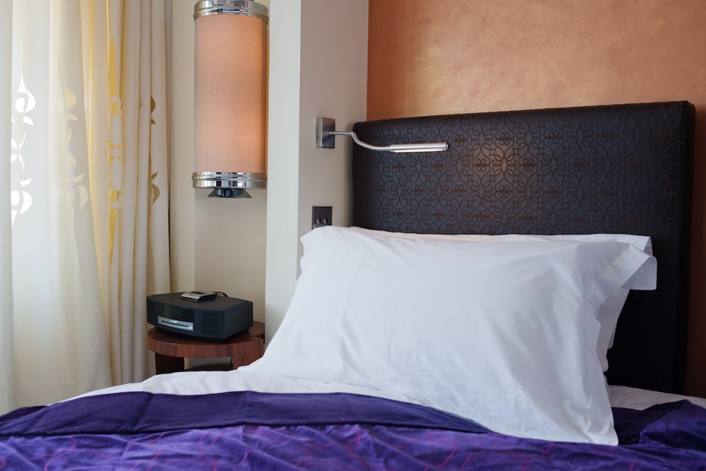Classic Room, 1 King Bed, City View - Photo 2