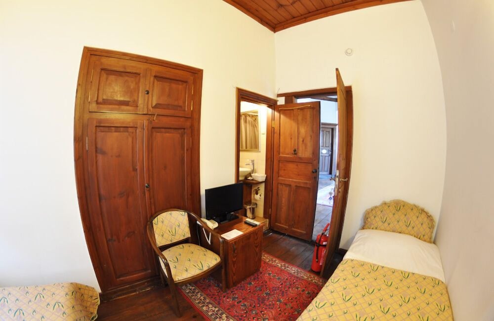 Economy Room photo 3