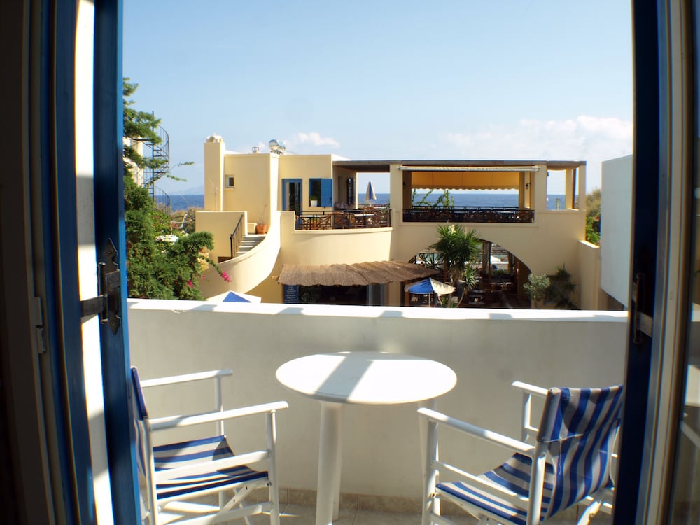 Standard Room, Pool View - Photo 7
