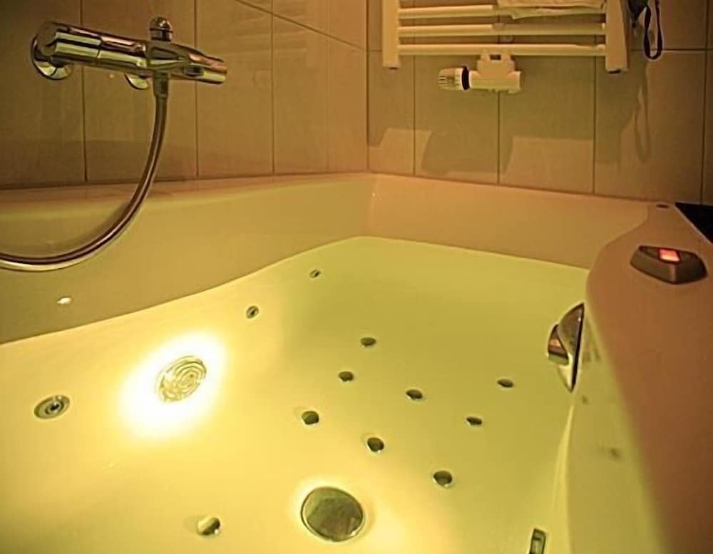 Double Room, Bathtub photo 3