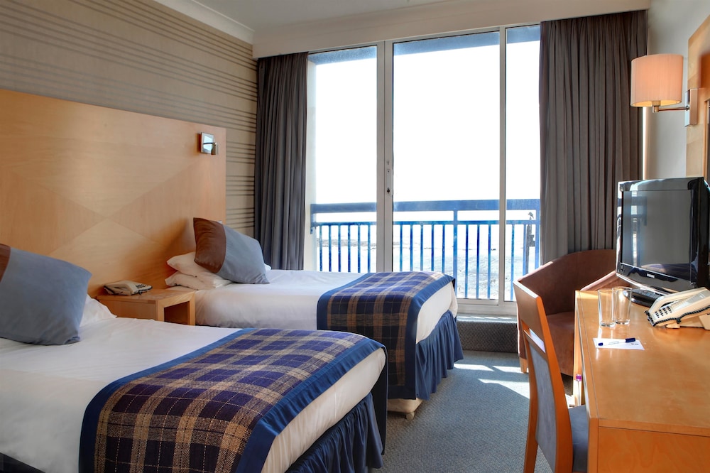 Standard Room, 2 Twin Beds, Non Smoking, Sea View - Photo 1