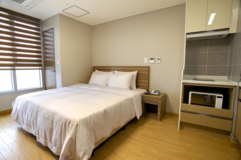 Condo Type(Kitchen) - Superior Family Twin(City View) - Photo 7
