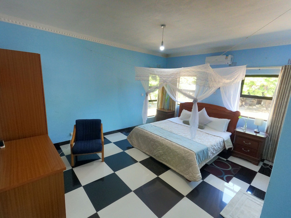 Luxury Room, Partial Lake View photo 1
