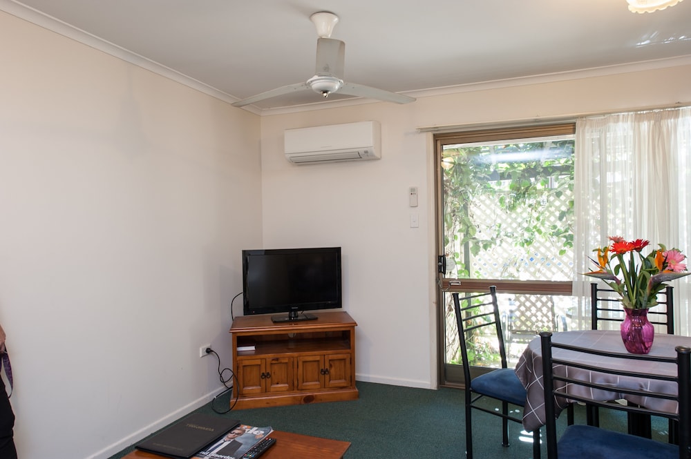 Standard Room, Non Smoking, Kitchen (1 Bedroom Unit Q2S) photo 1