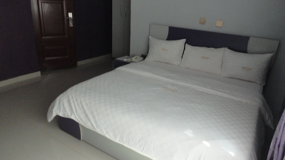Royal Room photo 2