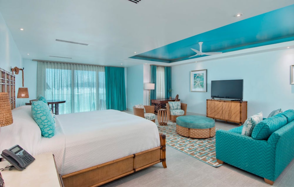 Suite, 1 King Bed with Sofa bed, Balcony, Oceanfront photo 3