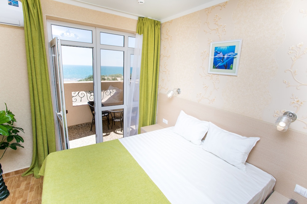 Family Room, Sea View
