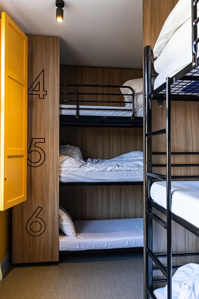 Bed in 9 Bed Female Dormitory Room with Shared Bathroom photo 3
