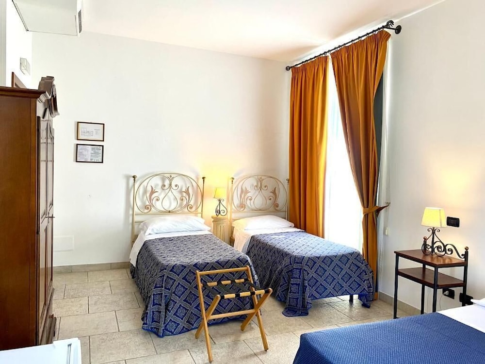 Comfort Quadruple Room, Garden View photo 2