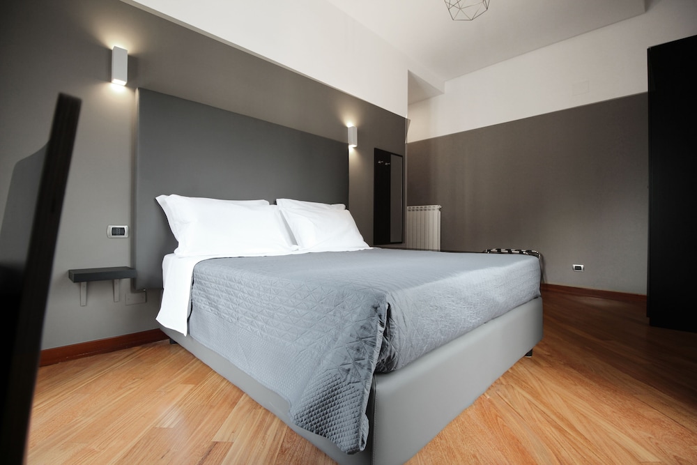 Deluxe Room, 1 Queen Bed, City View
