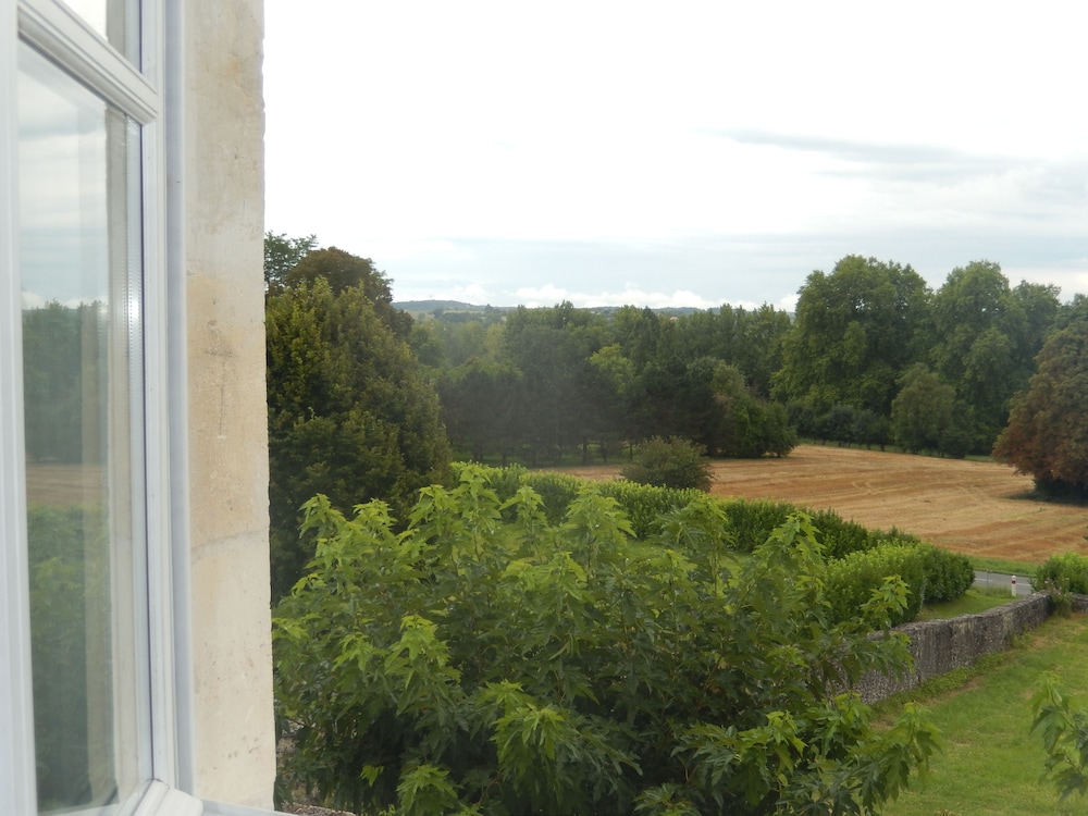 Deluxe Room, 1 Double Bed, Park View photo 3