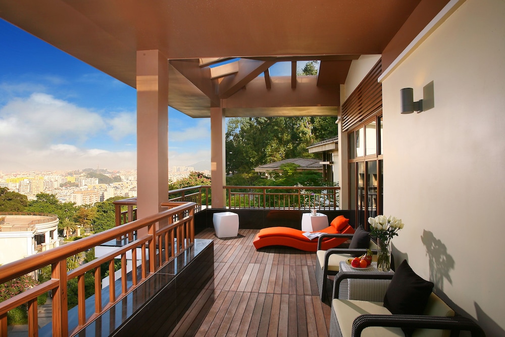 Deluxe Suite, 2 Bedrooms - Photo 2
