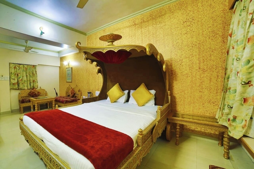 Suite Room Only for Couple & Family - Photo 6