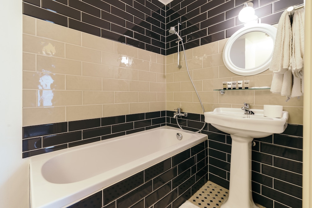 Double Room - Photo 9
