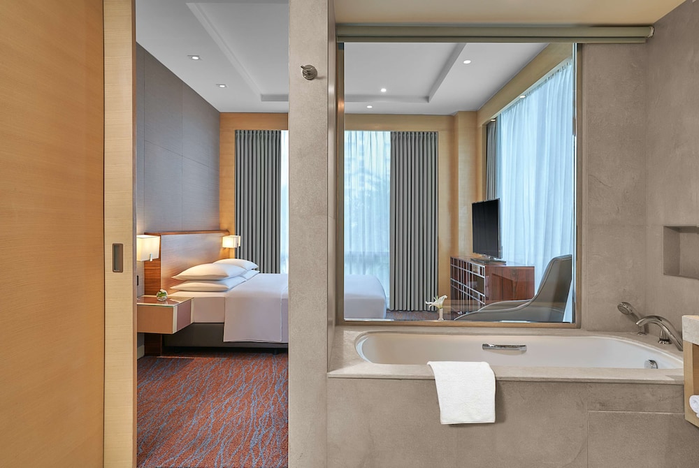 Regency, Suite, 1 King Bed