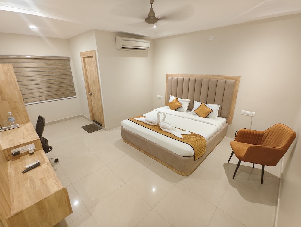 Luxury Double or Twin Room photo 1