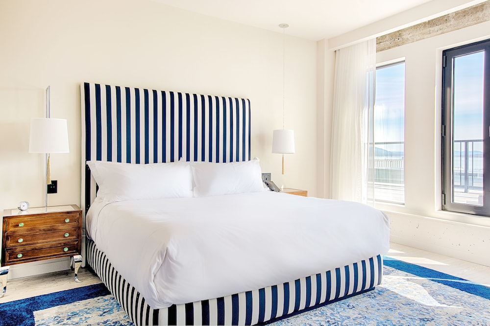 Superior Room, Partial River View photo 3