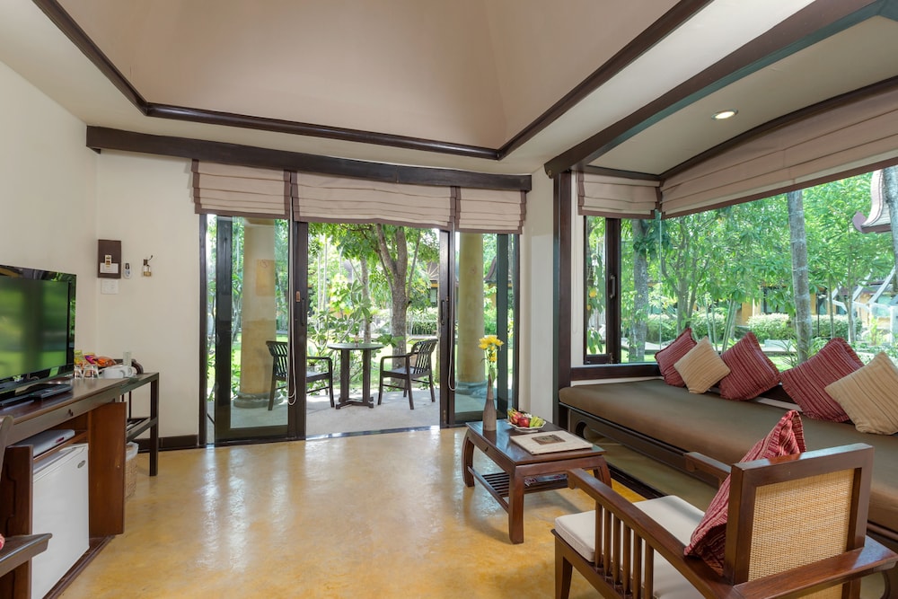 Villa (Tropical) - Photo 1