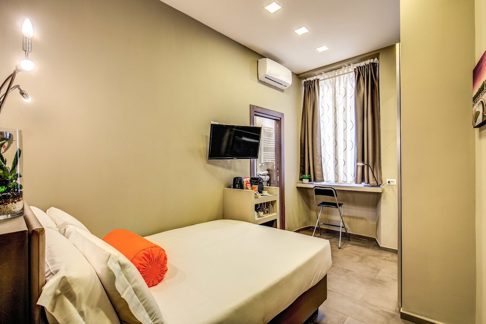 Economy Double Room photo 3