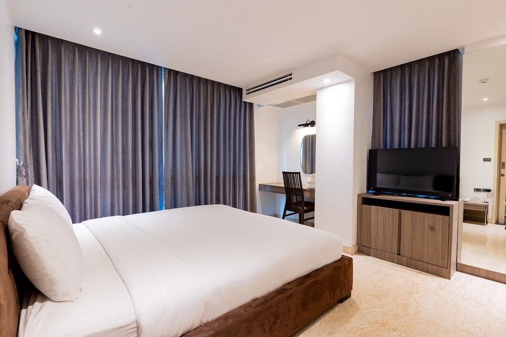 Family Quadruple Room, City View photo 1