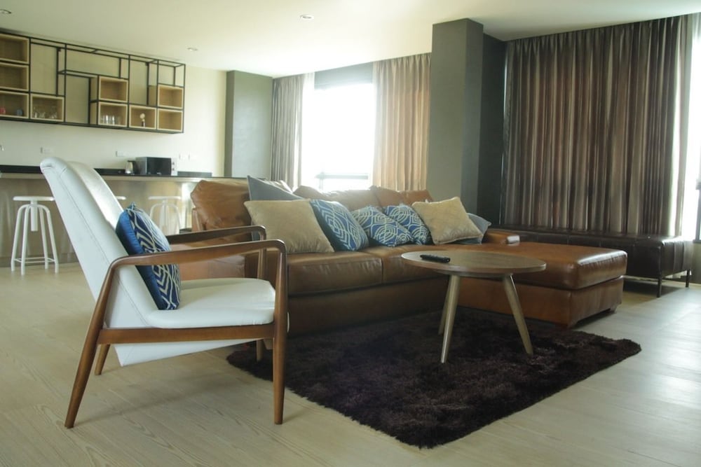 Executive Suite, 1 Bedroom, Pool View, Overwater photo 1
