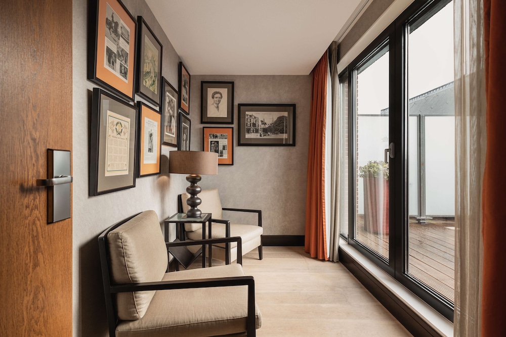 Royal Suite, Club Lounge Access