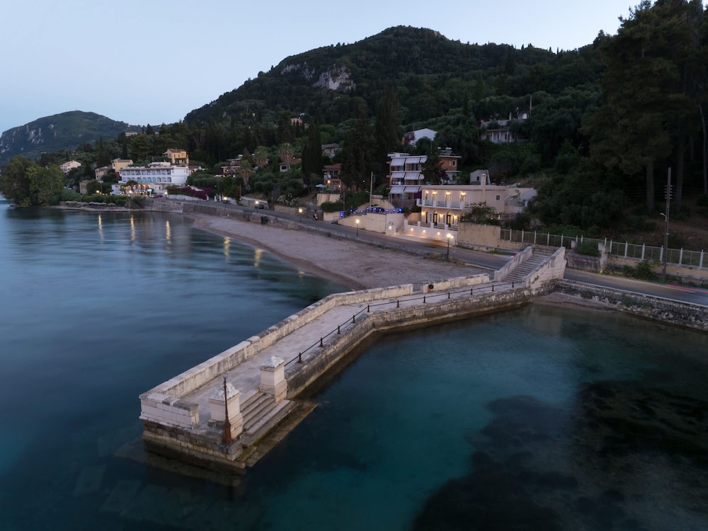 Beachfront Achillion Bay Villa in Corfu, Zdjęcie 3