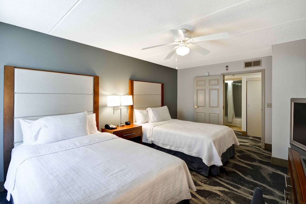 Suite, Accessible, Bathtub (2 Double Beds and Sofabed)
