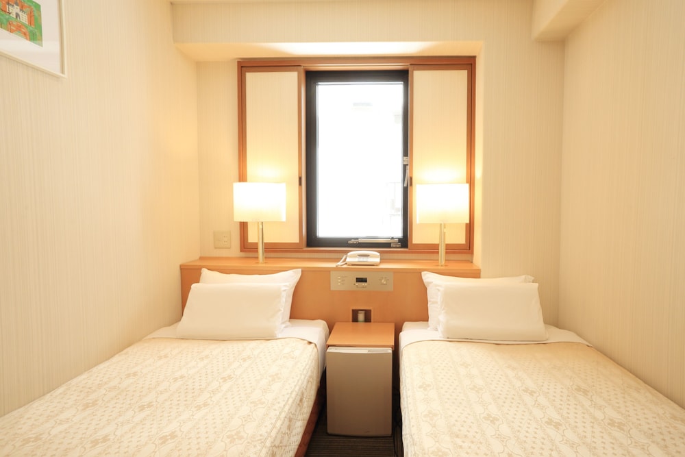 Economy Twin Room, 2 Twin Beds, Non Smoking - Photo 3