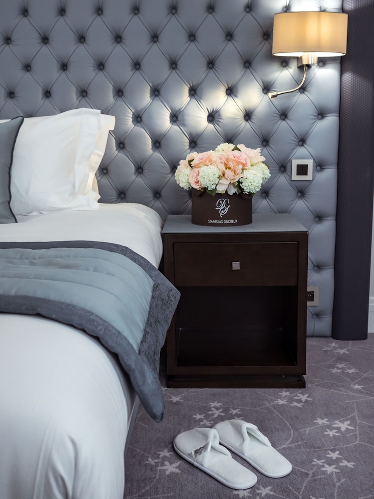 Junior Suite, 1 Queen Bed photo 2