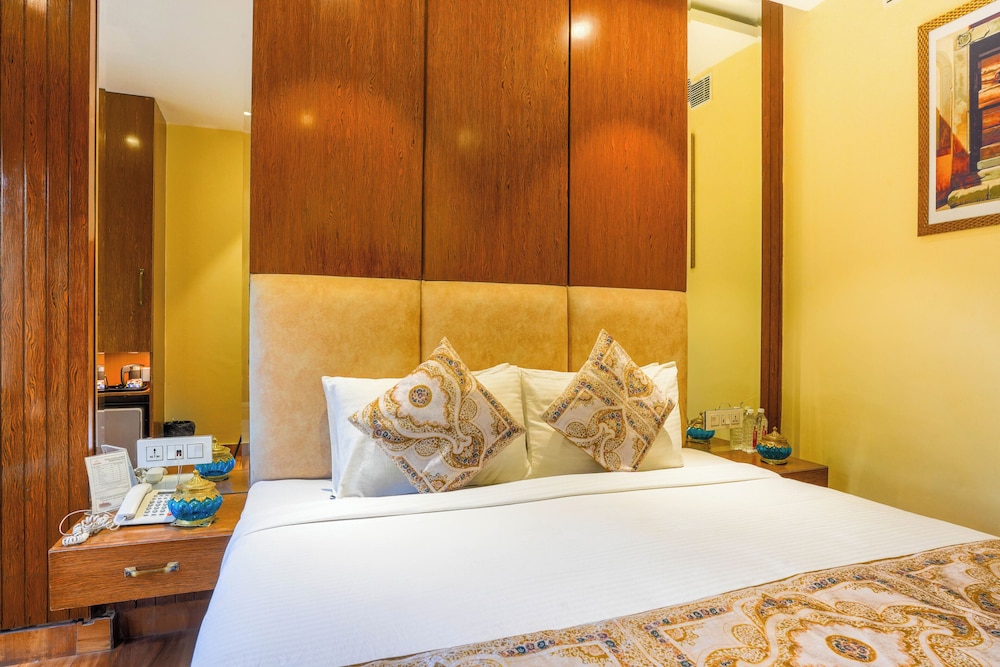Jallianwala Bagh View Luxury Room - Photo 4