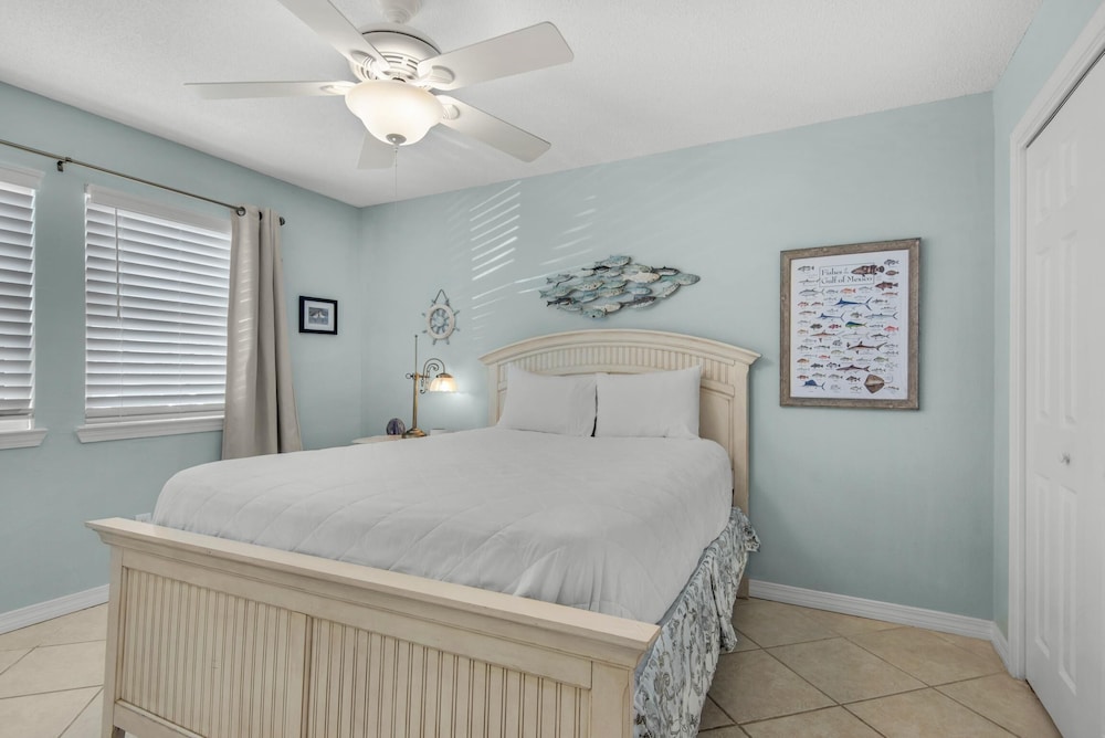 Condo, Multiple Beds (Beachview 101- Beaches and MoonBeams) photo 2
