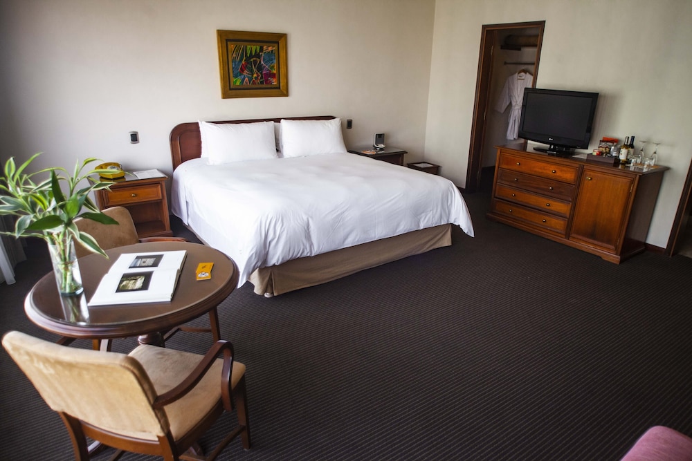 Grand Room photo 2