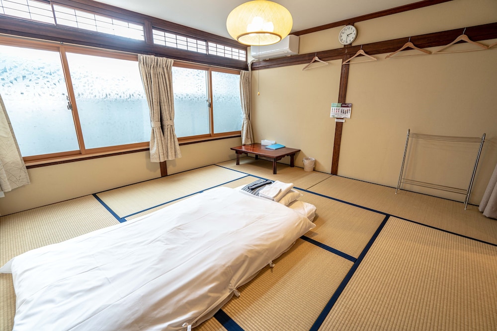 Room 1 - Photo 1