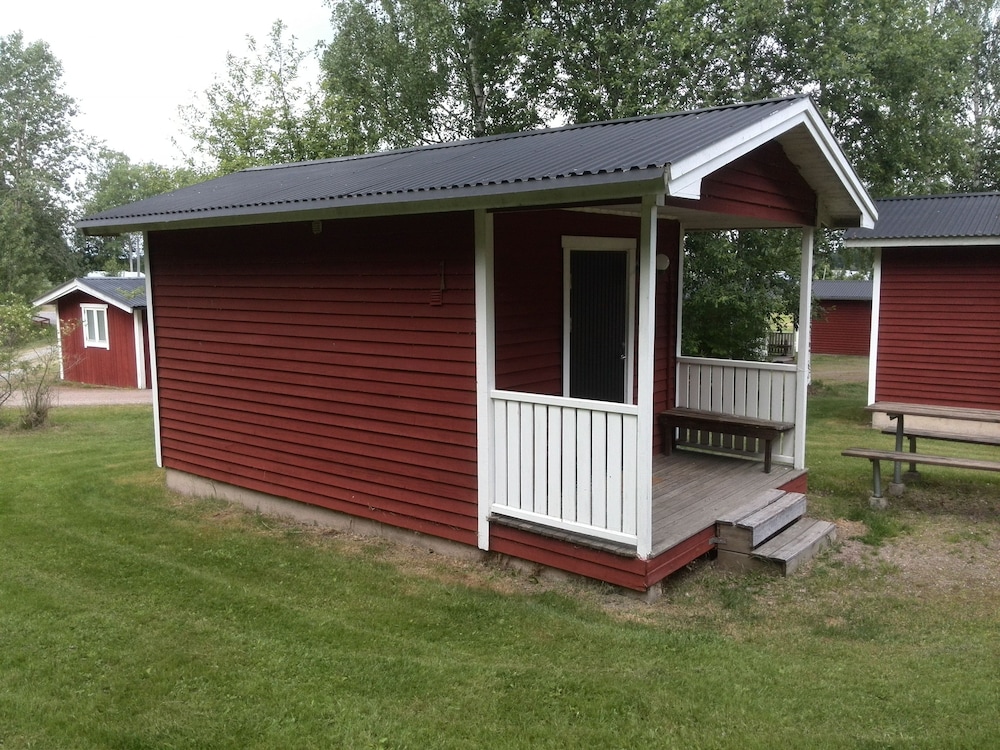 Basic Cabin photo 2