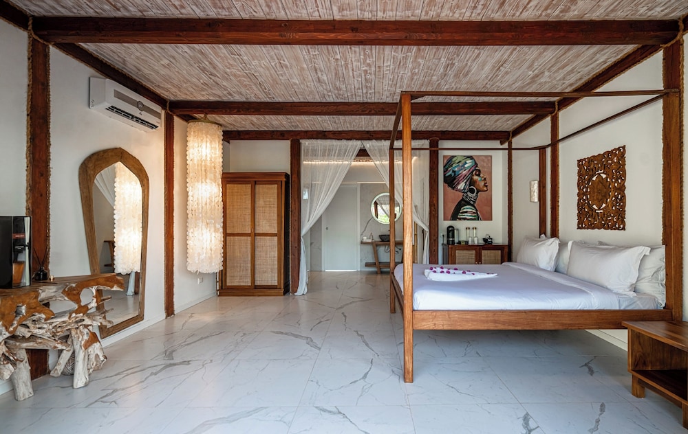 Deluxe Bungalow - Photo 2