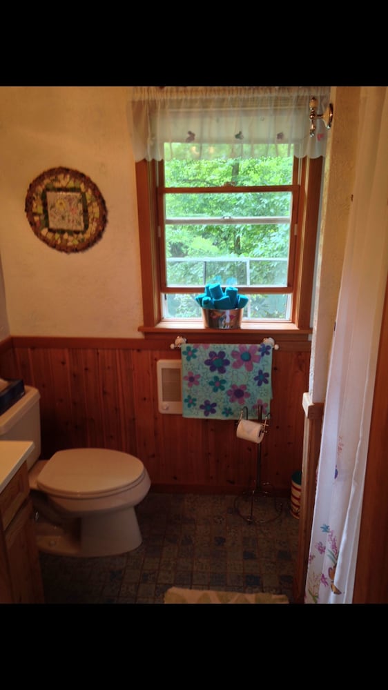 Cabin, Kitchen, Garden View photo 3
