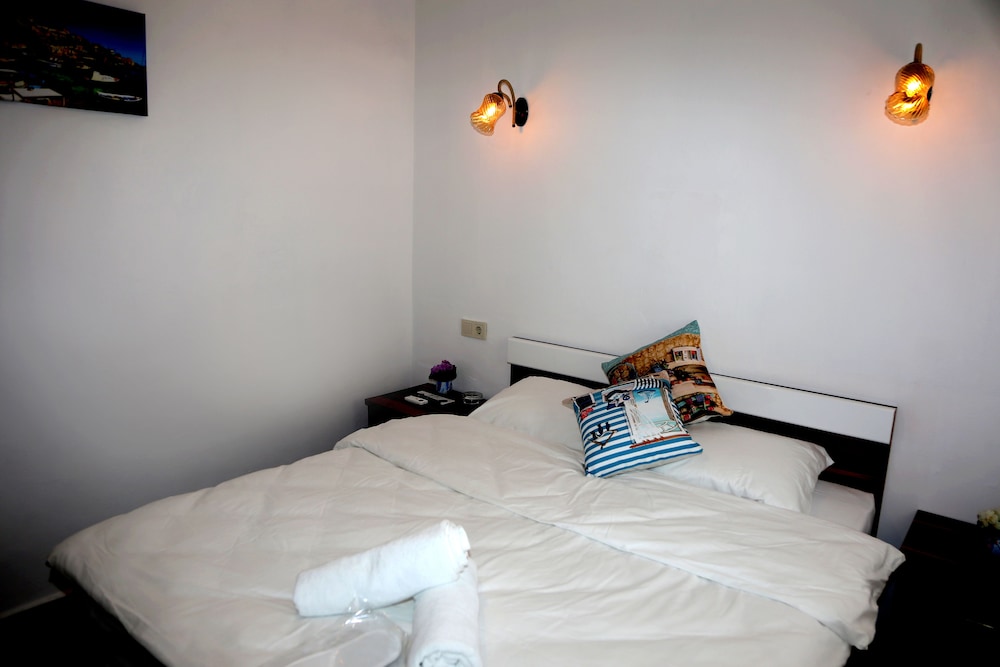 Standard Double Room - Photo 3