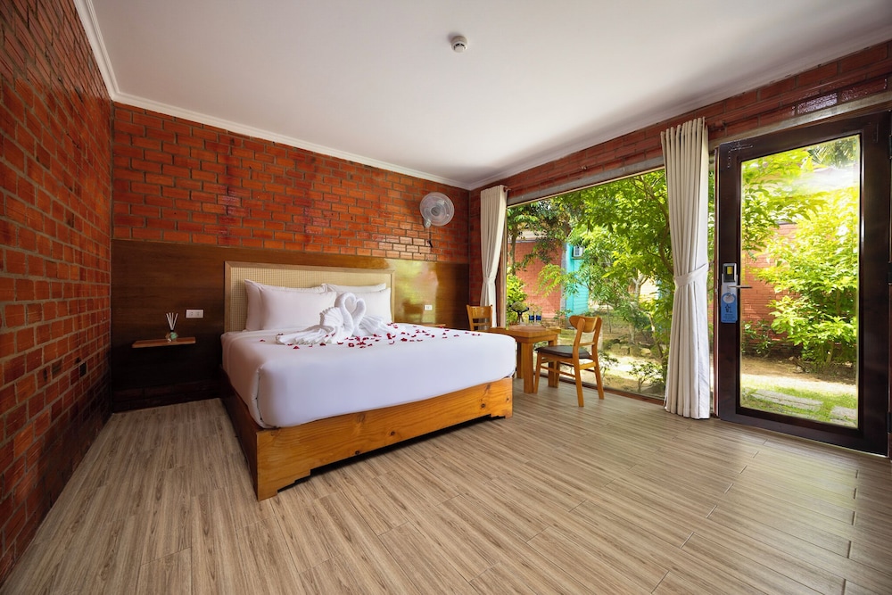 Deluxe Room, Garden View