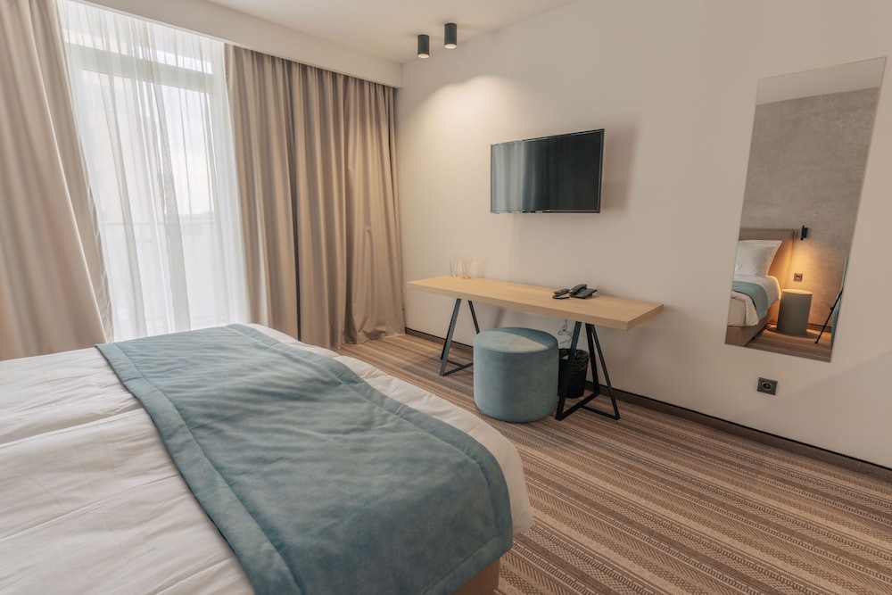 Standard Room, 1 Bedroom, Balcony, Park View