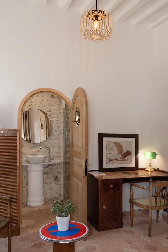 Double or Twin Room - Photo 6