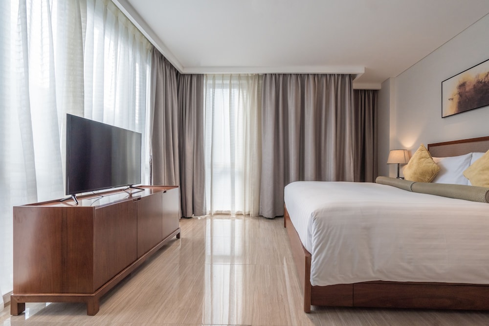 Deluxe King Room photo 1