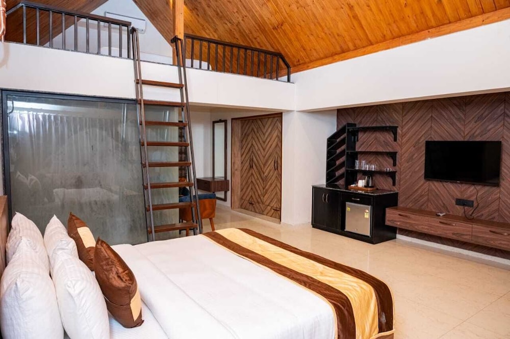 Premium Quadruple Room