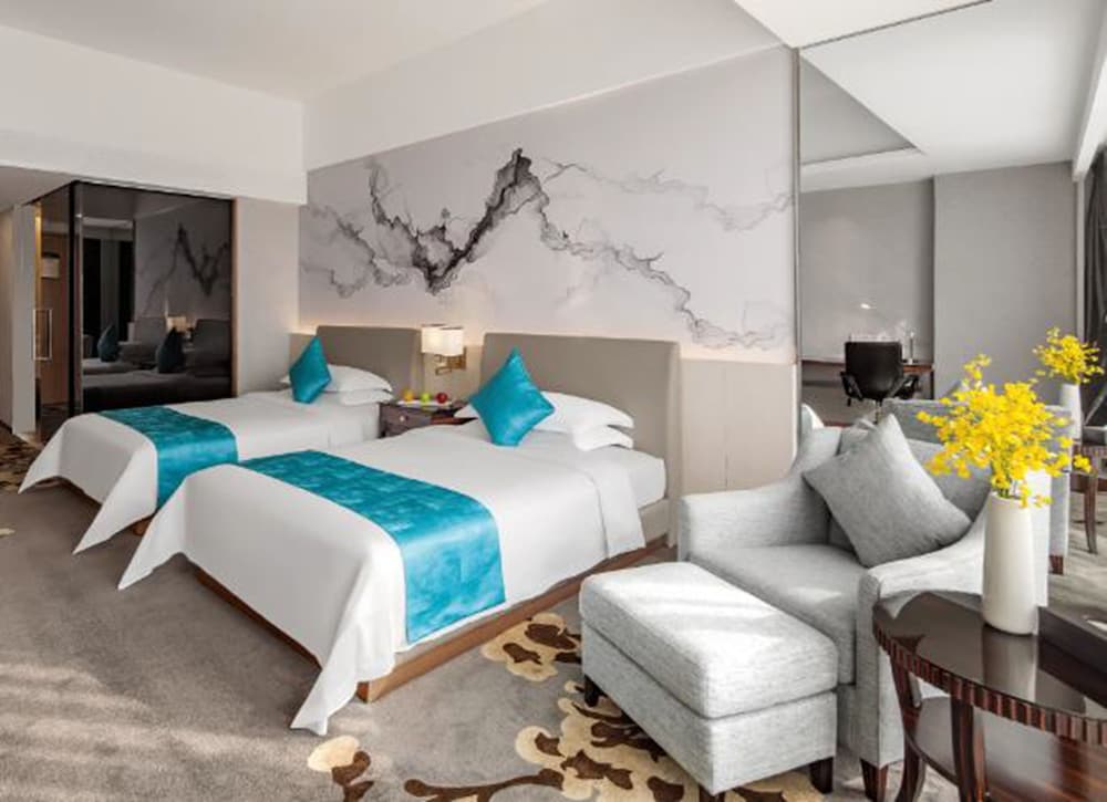 Deluxe Room, 2 Twin Beds(Complimentary Mini Bar and Night Snack) - Photo 3