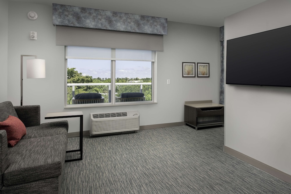 Studio Suite, 2 Queen Beds, Balcony, Accessible (Mobility & Hearing), Bathtub - Photo 5