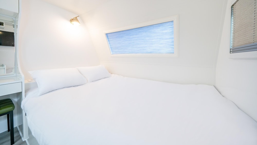 Basic Room, 1 Bedroom (Caravan 1(Private Terrace / no pets)) - Photo 3