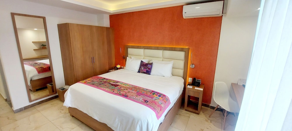 Superior Room, 1 King Bed - Photo 7