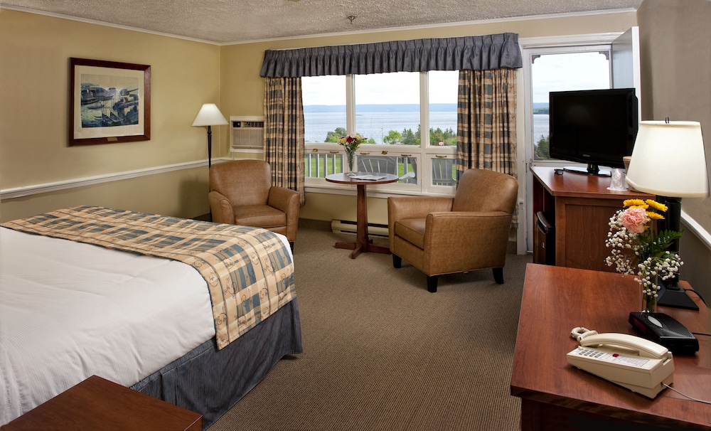 Main Lodge, 1 Queen Bed